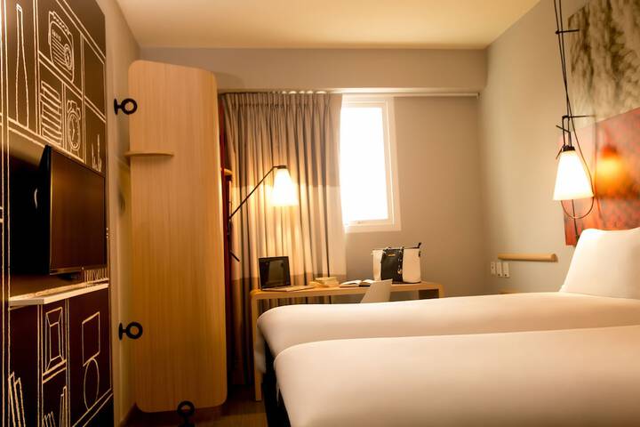 Room 38 of 119