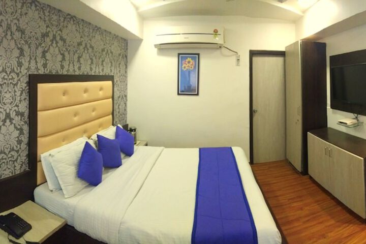 Room 14 of 28