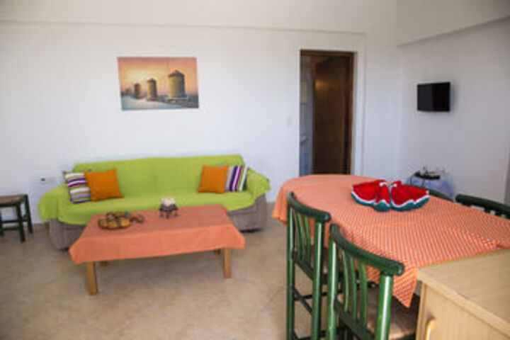 Room 13 of 28