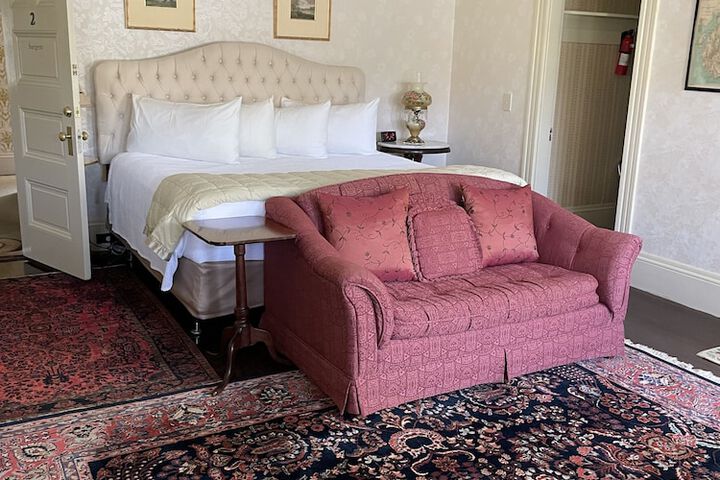 Room 36 of 100