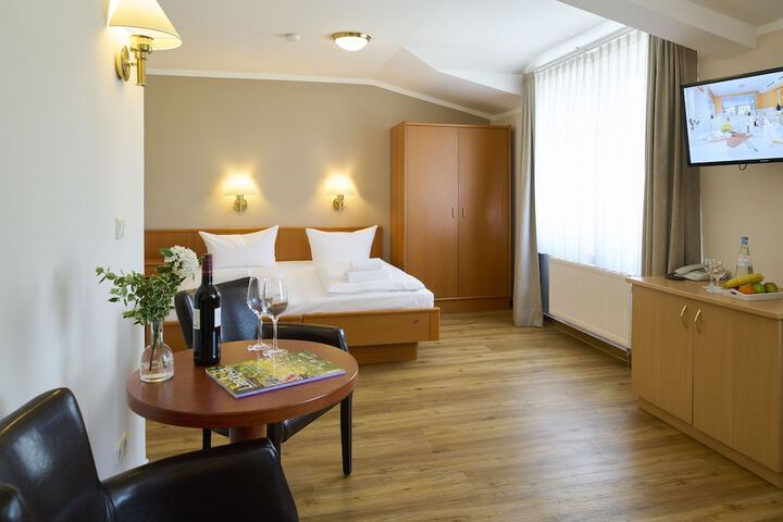 Room 7 of 32