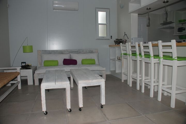 Room 9 of 26