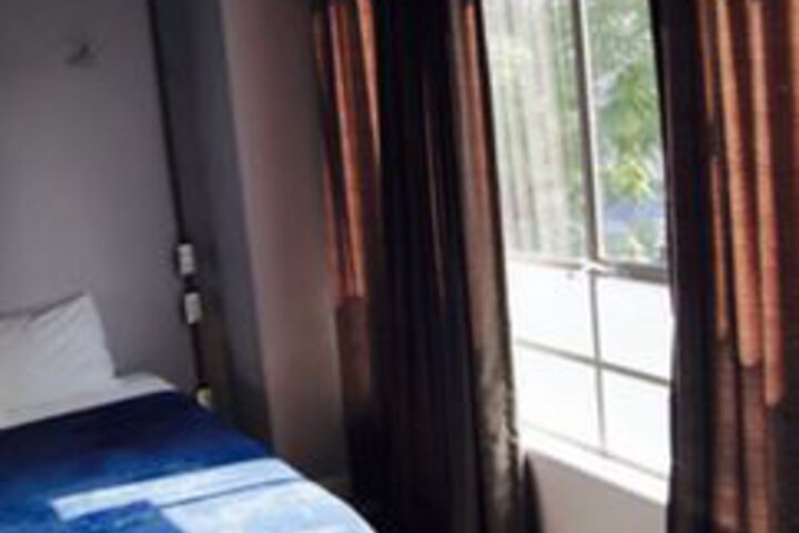 Room 12 of 17