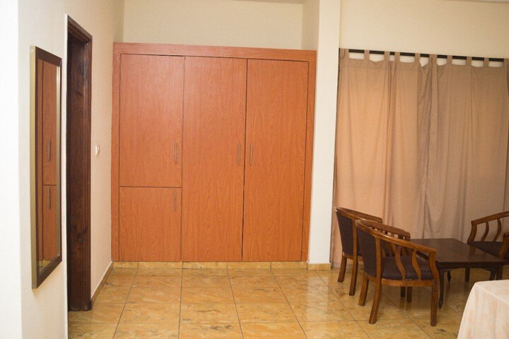 Room 10 of 18