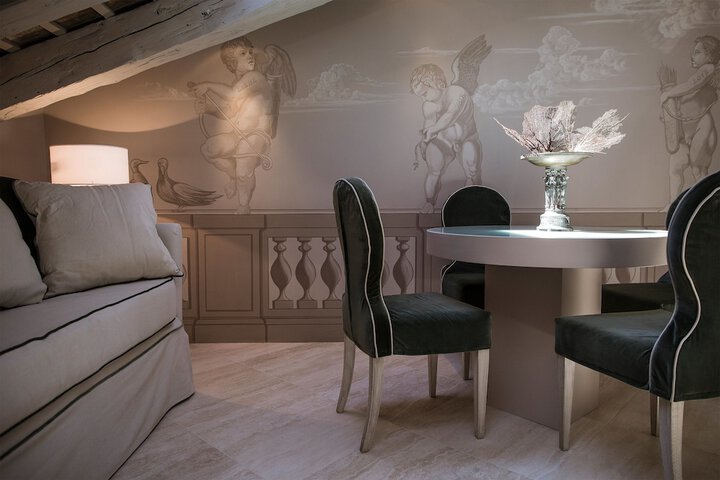 Room 25 of 61
