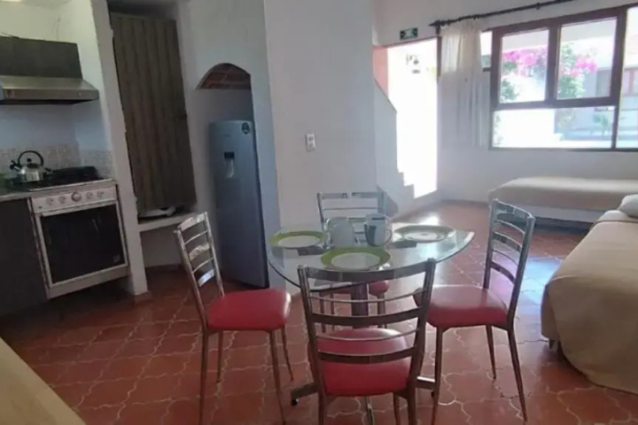 Room 3 of 7