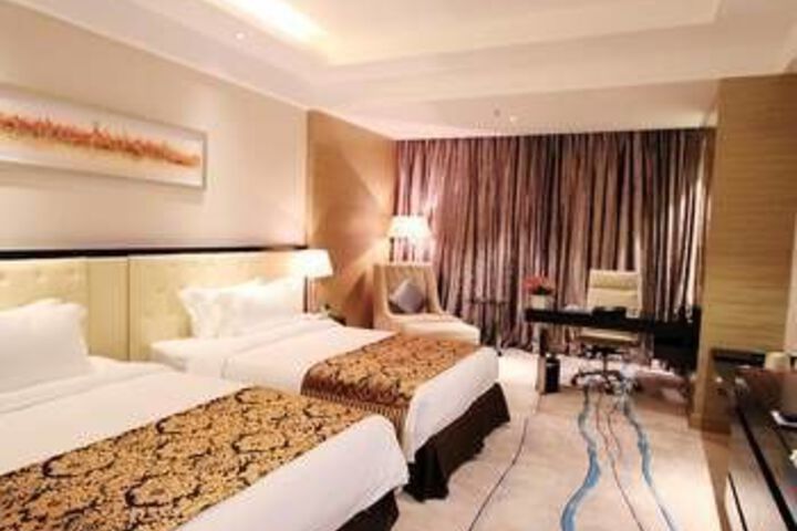 Room 2 of 8