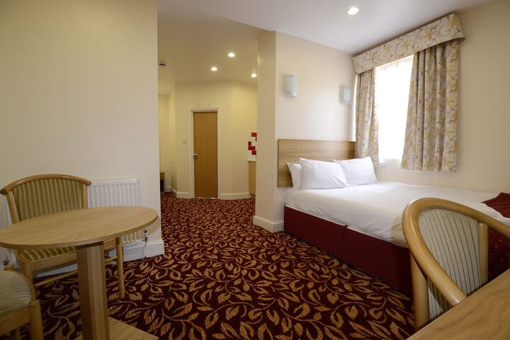 Room 3 of 53