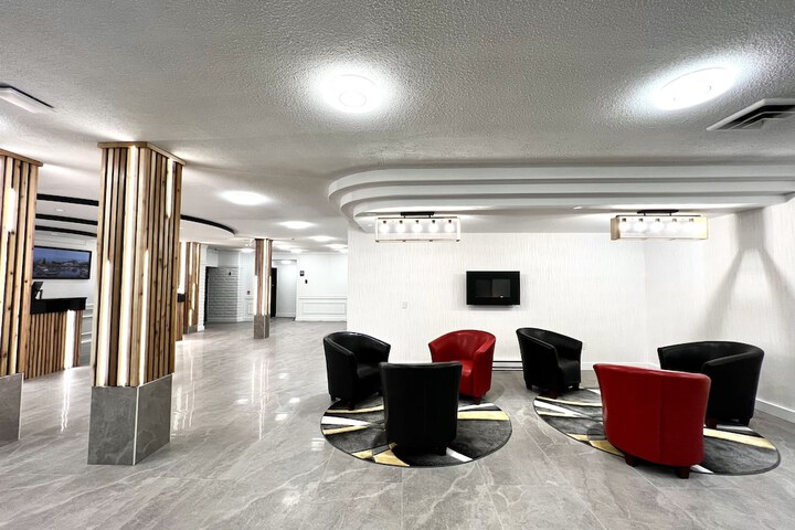 Hotel Interior 6 of 118