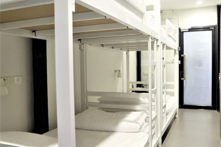 Room 12 of 60