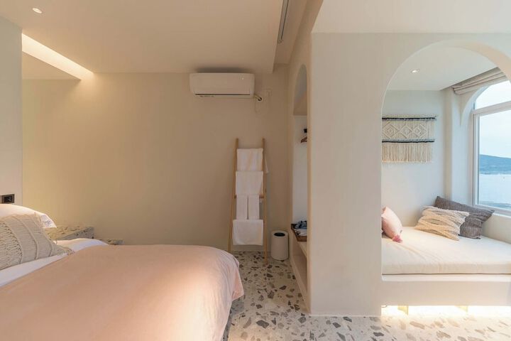 Room 7 of 190