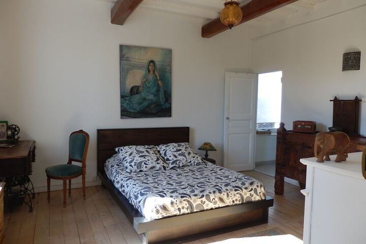 Room 6 of 8