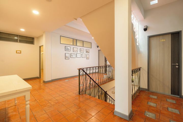 Ballroom/Hall 204 of 216