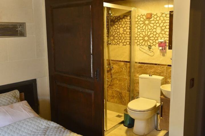 Room 5 of 44