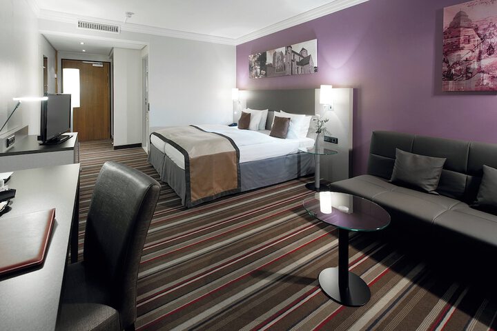 Room 13 of 45