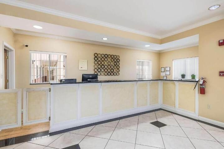 Bryant Inn & Suites