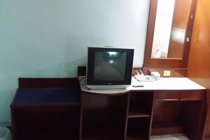 Room 14 of 18