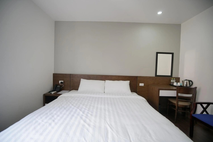 Room 7 of 24