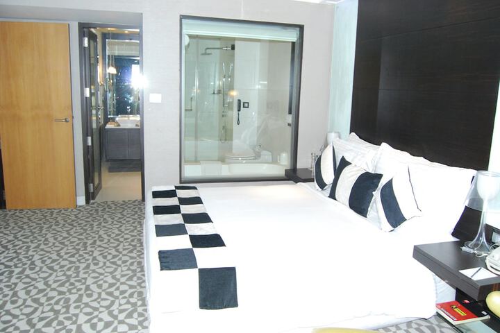 Room 7 of 71