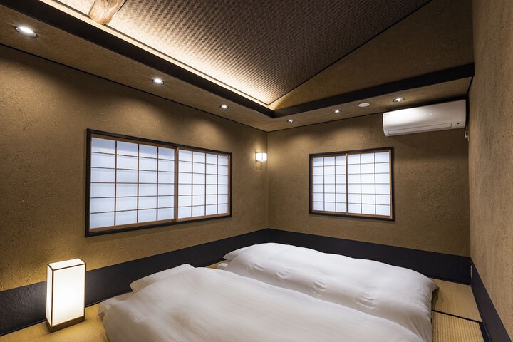 Room 10 of 52