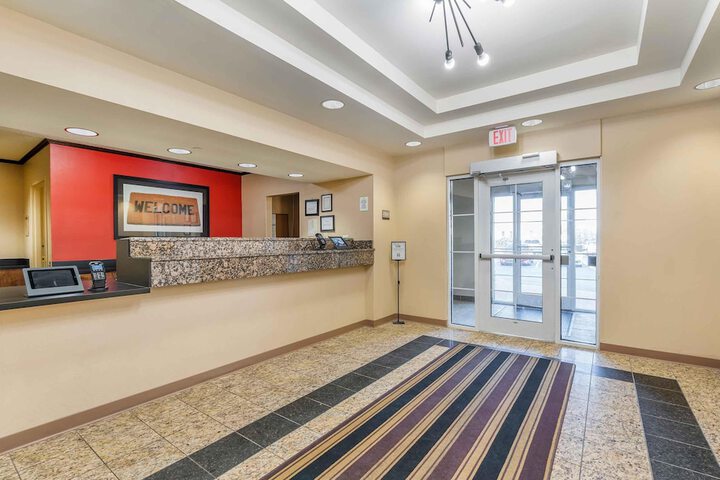 Entrance & Lobby