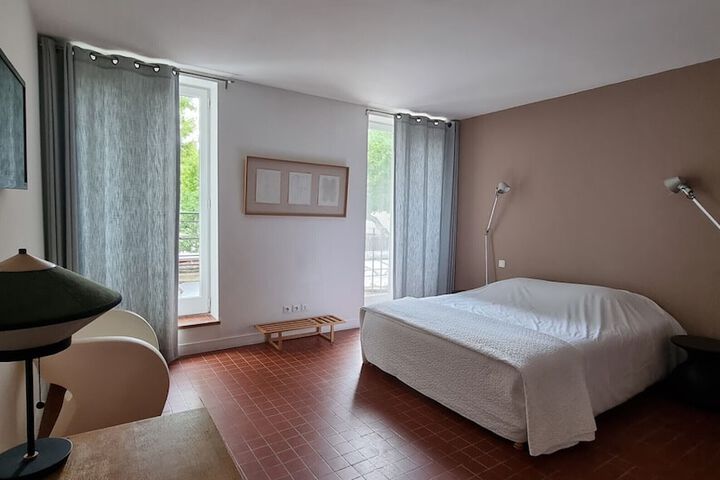 Room 9 of 47