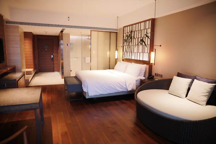 Room 40 of 118