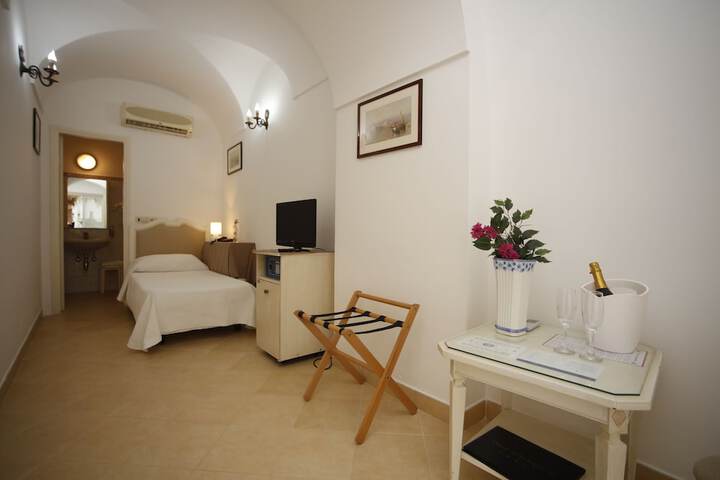 Room 44 of 88