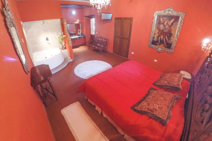 Room 4 of 82