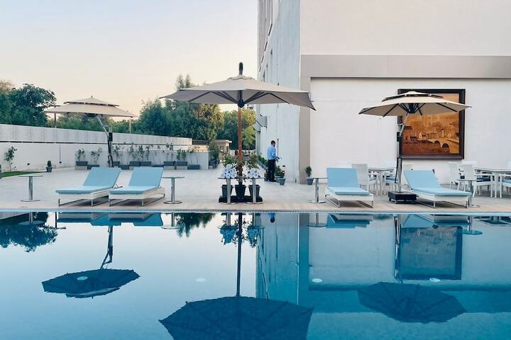 Pools & Facilities