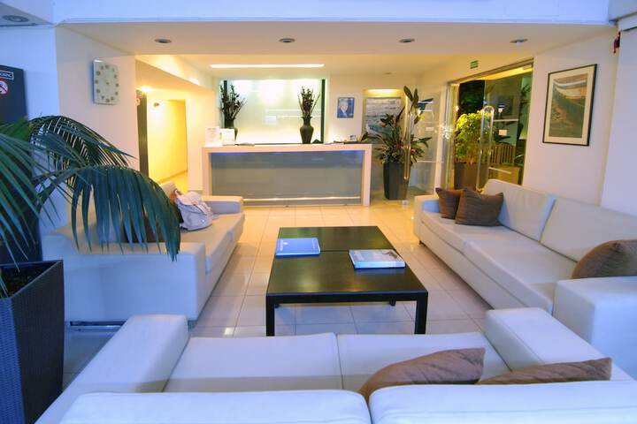Entrance & Lobby