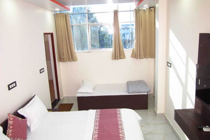 Room 5 of 15