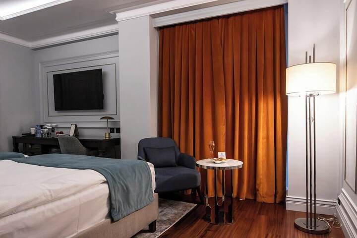 Room 15 of 61