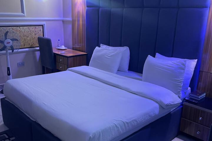 Room 3 of 16