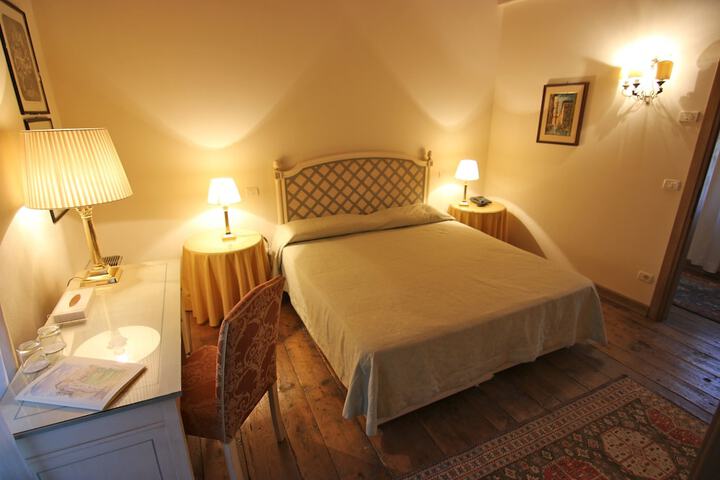 Room 20 of 175