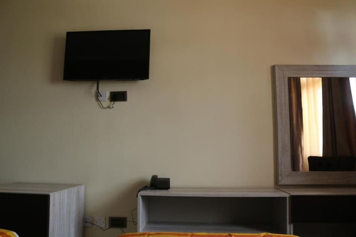 Room 5 of 22