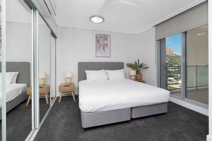 Room 10 of 52