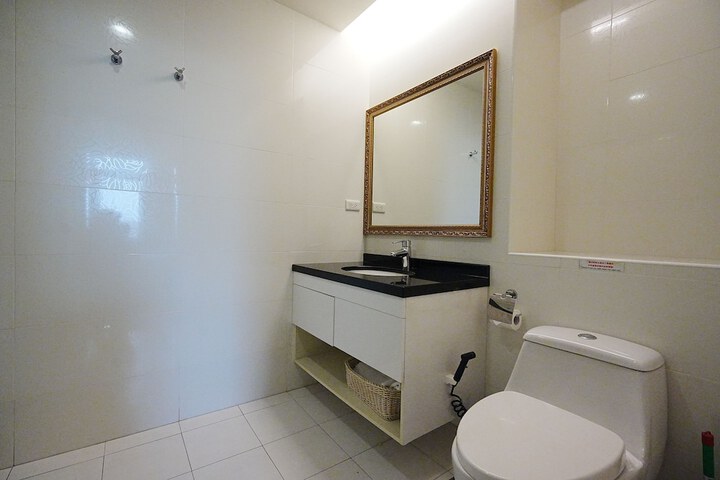 Room 43 of 61