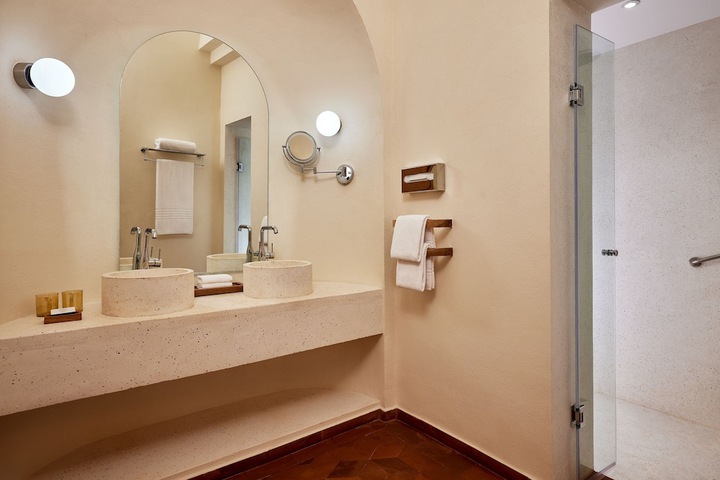 Room 43 of 120