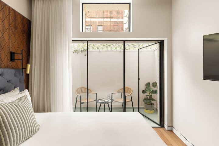 Room 14 of 63