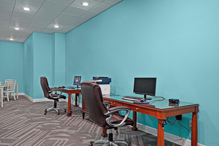 Business Center 118 of 136