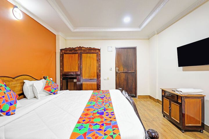 Room 9 of 30