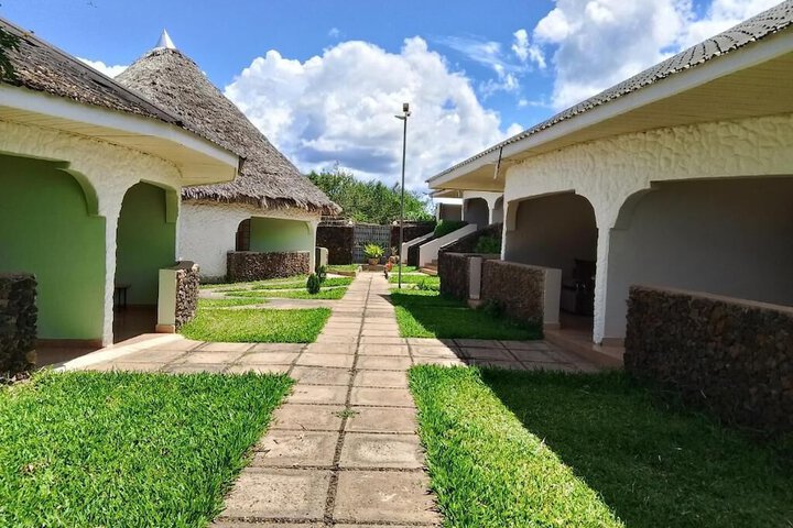 Property Grounds 15 of 18