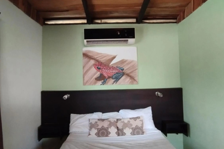 Room 6 of 25