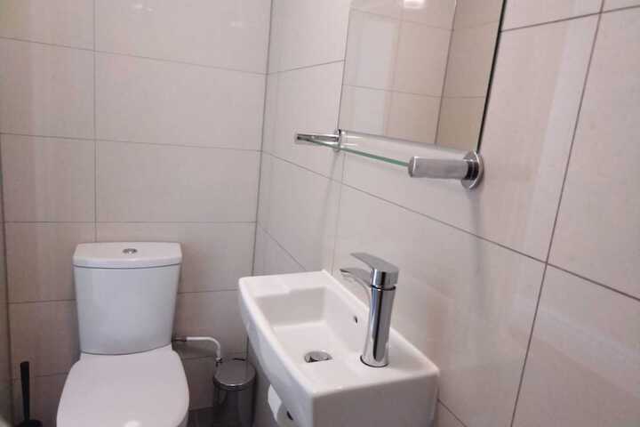 Room 195 of 283