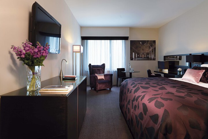 Room 3 of 69