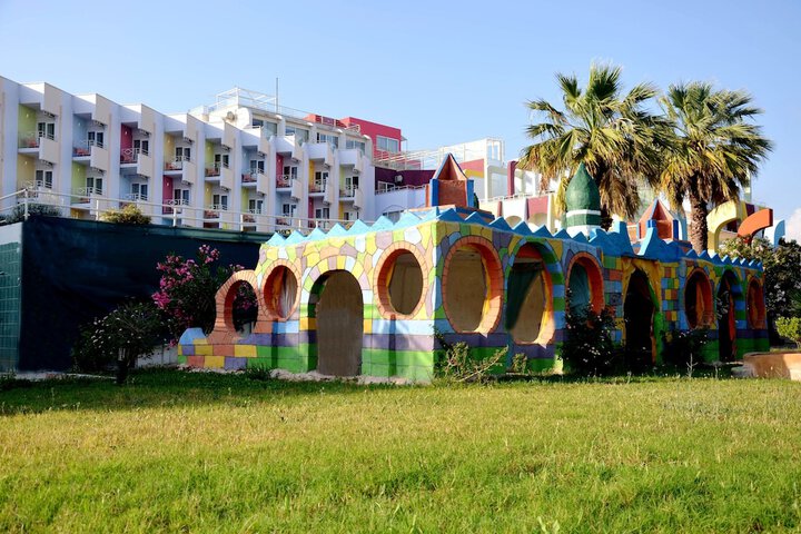 Hotel Exterior 27 of 27