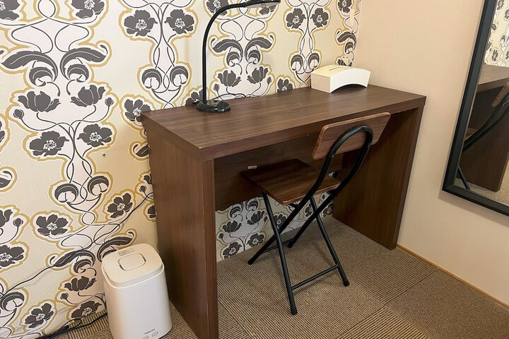 Room 13 of 29