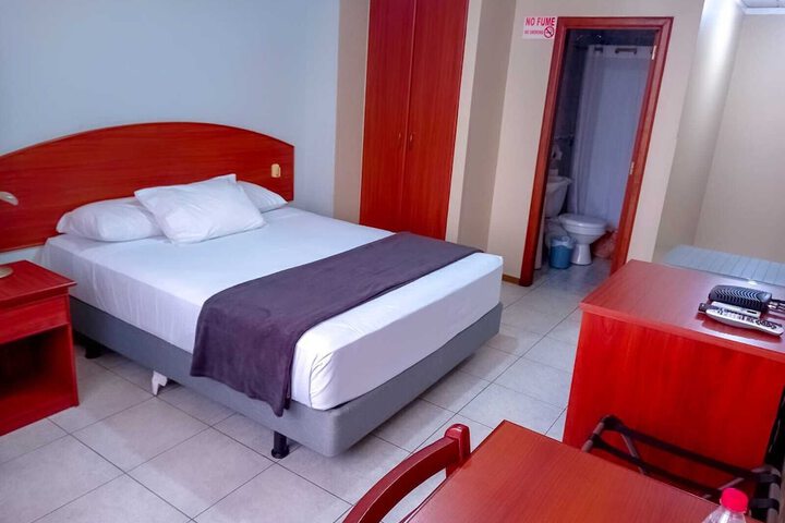 Room 6 of 15