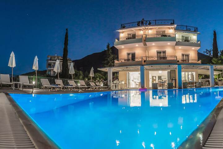 Pool Hotel